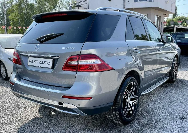 Mercedes-Benz ML 350 BLUETEC 4 MATIC Image 5