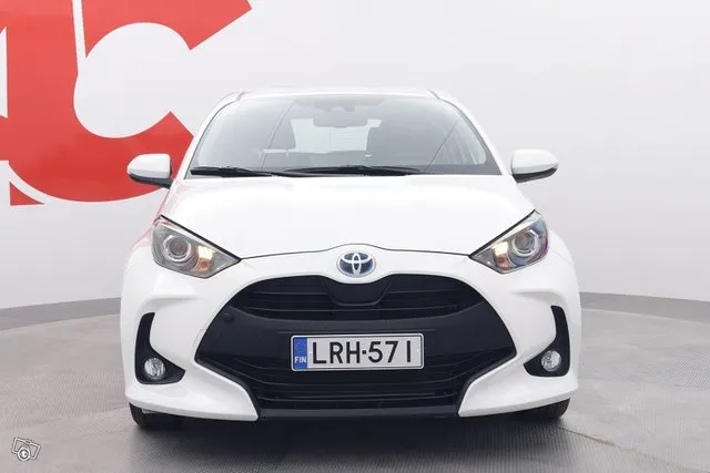 Toyota Yaris 1,5 Hybrid Active - Adapt. vakkari / Kamera / Älyavain / Navi / Toyota Approved-vaihtoauto Image 8