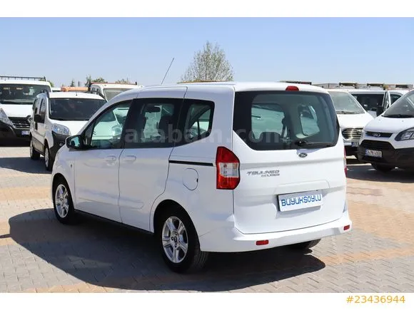 Ford Tourneo Courier 1.5 TDCi Delux Image 3